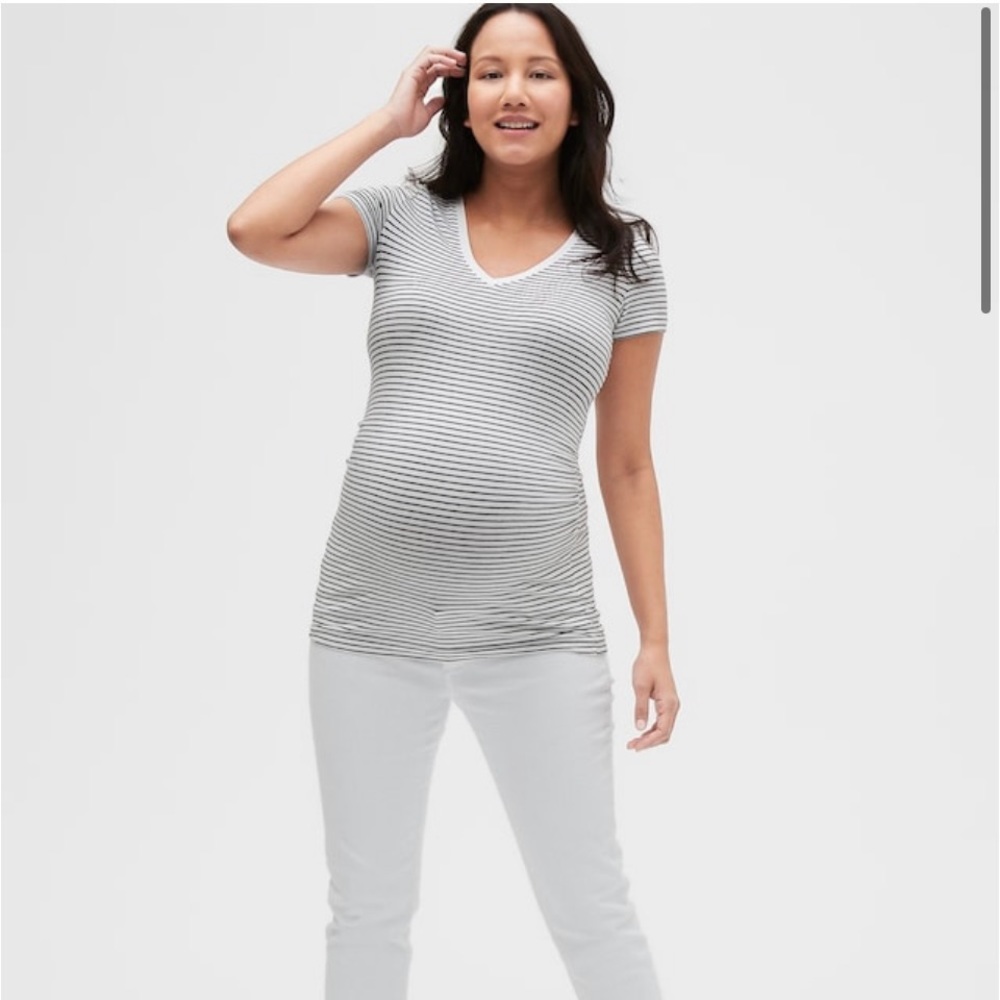 Maternity inset panel white skinny jeans.